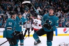 Evander Kane s'est abstenu par les Sharks de San Jose